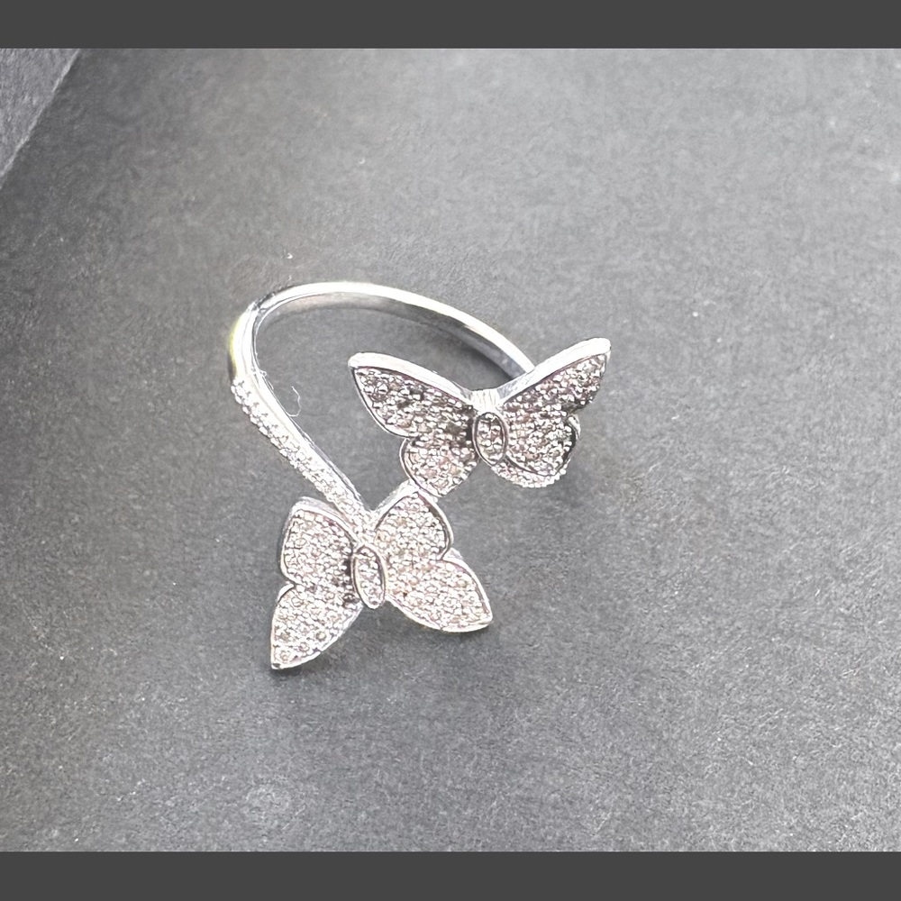 Effy Butterfly white gold diamond 0.5 carat ring!